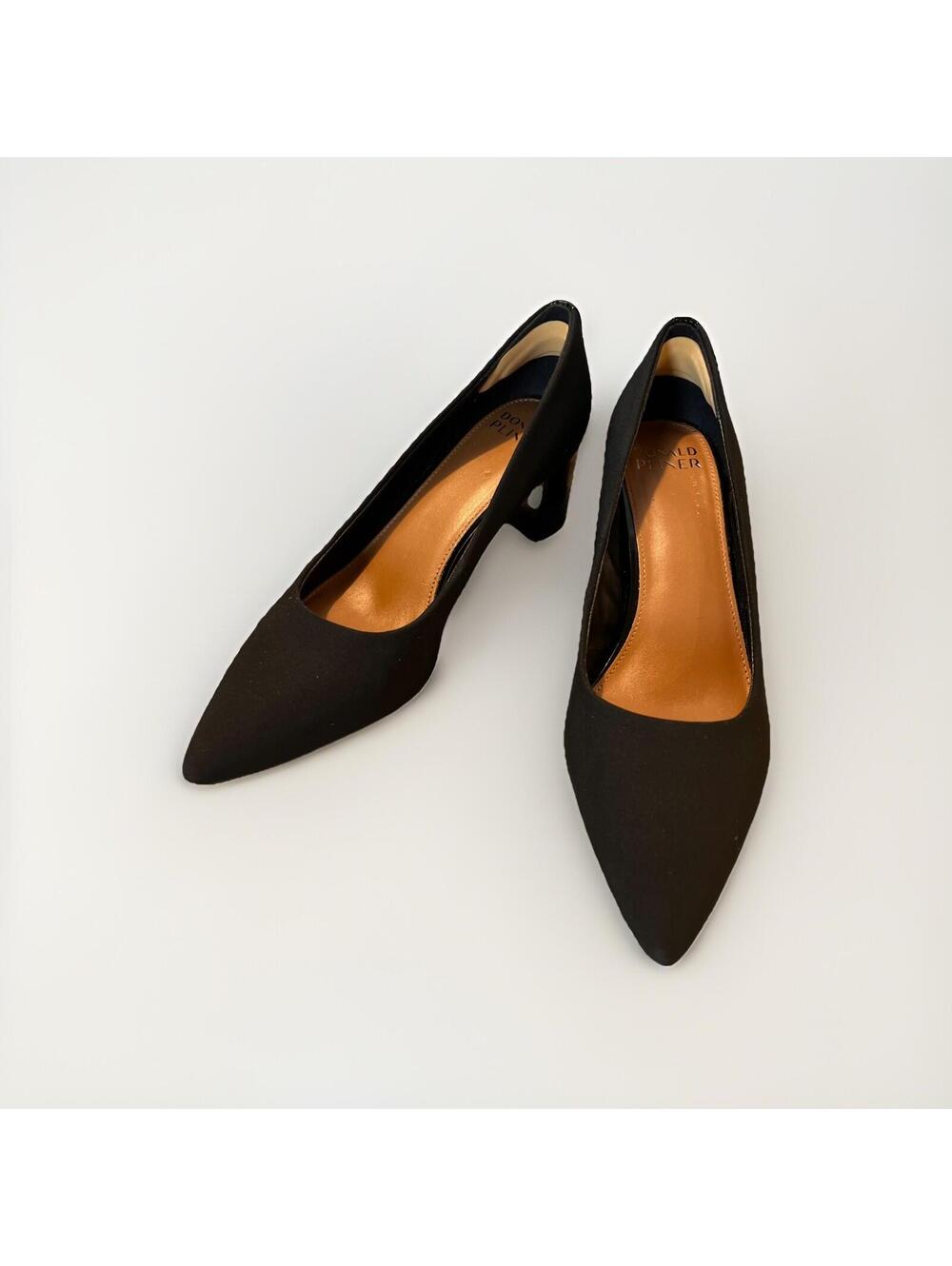 DONALD PLINER LADIES GOODWYN BLOCK HEEL PUMP SIZE 7.5M BLACK FABRIC RP $230 VGC!